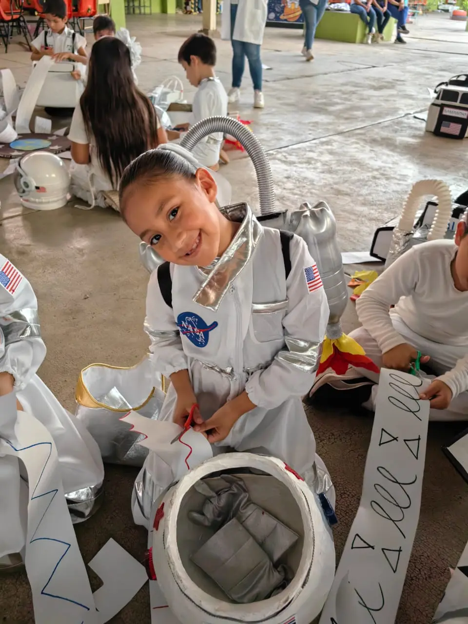 Los niños tuvieron una esperiencia inolvidable. Los niños tuvieron una esperiencia inolvidable.