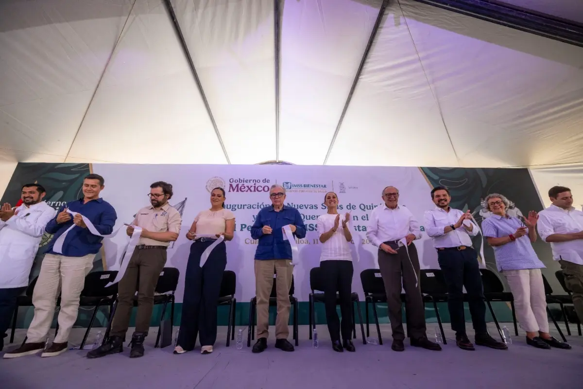 Momento en que la Presidenta de México, Claudia Sheinbaum Pardo, inaugura, junto al gobernador Rubén Rocha y funcionarios federales, las nuevas áreas del Hospital Pediátrico de Sinaloa. | Imágenes de cortesía.