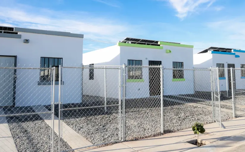 Casas entregadas del Programa Vivienda Violeta en Mexicali, Baja California. Foto: cortesía Casas entregadas del Programa Vivienda Violeta en Mexicali, Baja California. Foto: cortesía.