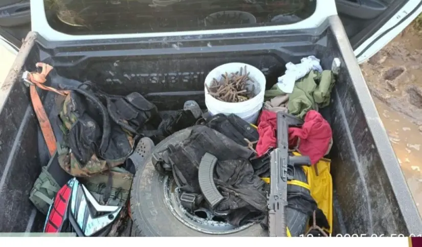 Las armas aseguradas en la Reforma, Culiacán Las armas aseguradas en La Reforma, Culiacán. Foto: Cortesía