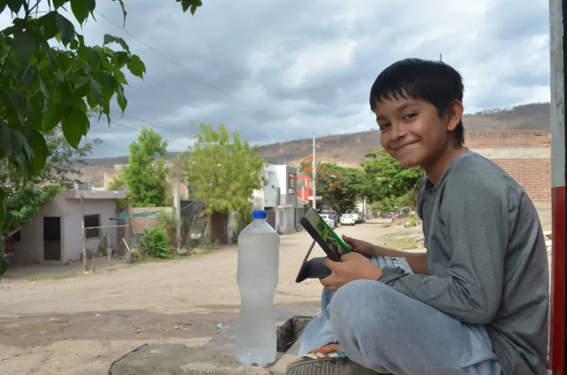 Ángel Isaí, niño de Culiacán que construye el futuro gota a gota y nos recuerda que el agua no es un lujo: ¡es vida! Desde Las Coloradas, una voz que brilla: Ángel Isaí un niño sueña en grande y defiende el agua con el corazón. Foto: Juan Madrigal