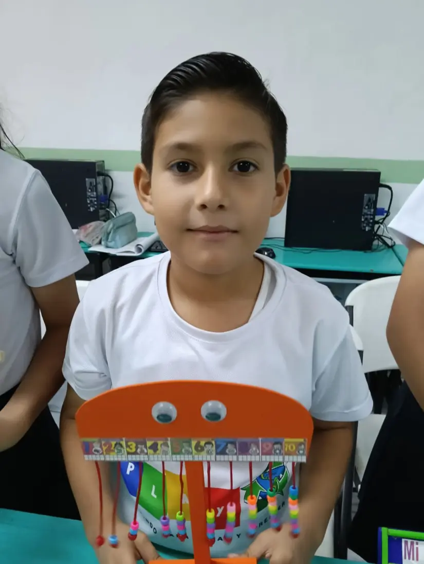 Diego Alejandro Medina Sánchez creó el juguete 