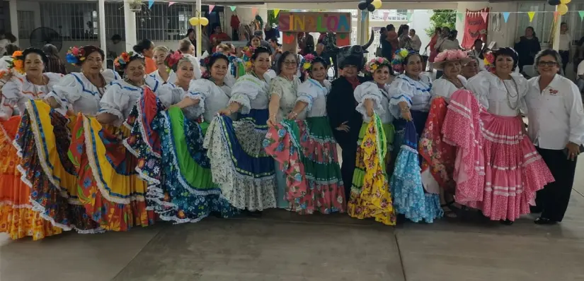 Donde el corazón no envejece: cierre inolvidable en el CDI No. 2 DIF Sinaloa. El arte de seguir creciendo: adultos mayores brillan en su clausura. Foto: Juan Madrigal