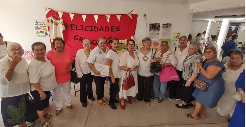 Celebran logros de adultos mayores en clausura de talleres del CDI No. 2 en la colonia Sinaloa. Donde el corazón no envejece: cierre inolvidable en el CDI No. 2 DIF Sinaloa. Foto: Juan Madrigal
