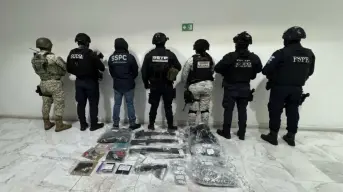 Revientan casa en León y aseguran más de 9 mil dosis de droga; hay 2 detenidos