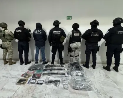Revientan casa en León y aseguran más de 9 mil dosis de droga; hay 2 detenidos