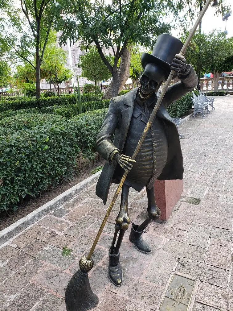 Estatua de Bronce del Jardín de San Marcos Foto: Tripavisor