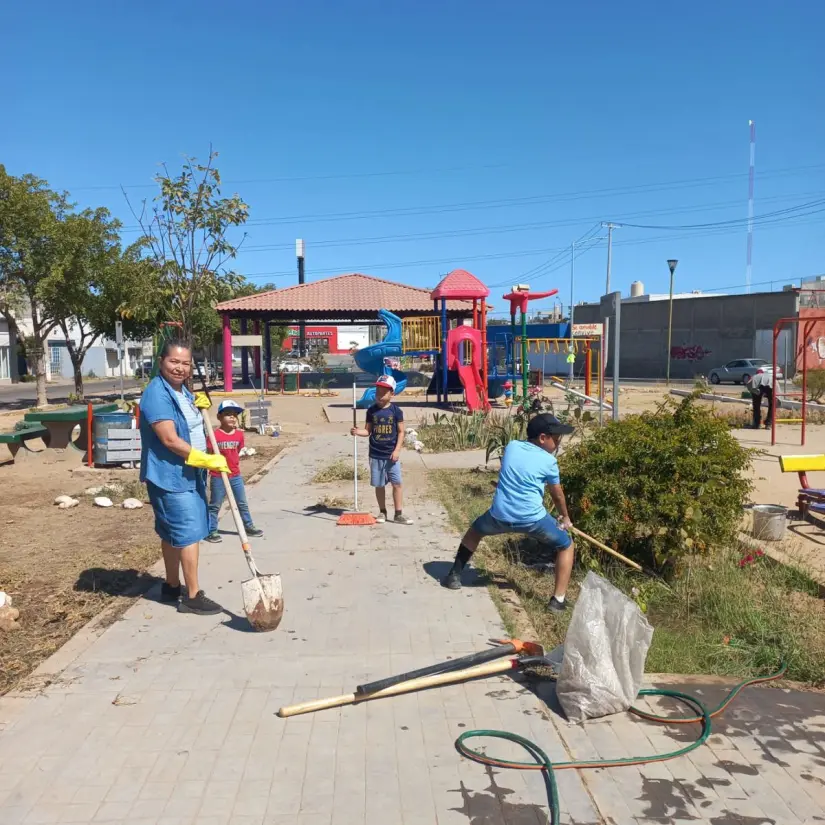 Los vecinos unidos trabajan para mejorar las condiciones del parque Enrique González en Barrancos. Los vecinos unidos trabajan para mejorar las condiciones del parque Enrique González en Barrancos.
