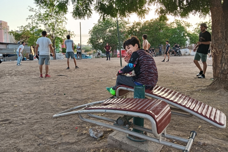 Unión vecinal impulsa mejoras en el Parque Valle del Agua: una cancha que une y transforma