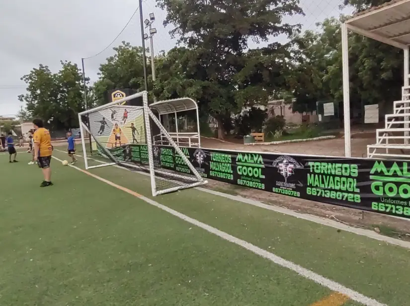 “Malvagol”: fútbol con causa y corazón en el sur de Culiacán. La cancha donde el fútbol se juega con el alma: torneo con causa de Fundación Malvagol en la López Mateos. Foto: Juan Madrigal