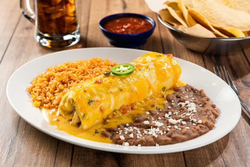 Enchiladas mexicanas en Barry’s bistro bar and grill McAllen  Foto: Facebook oficial