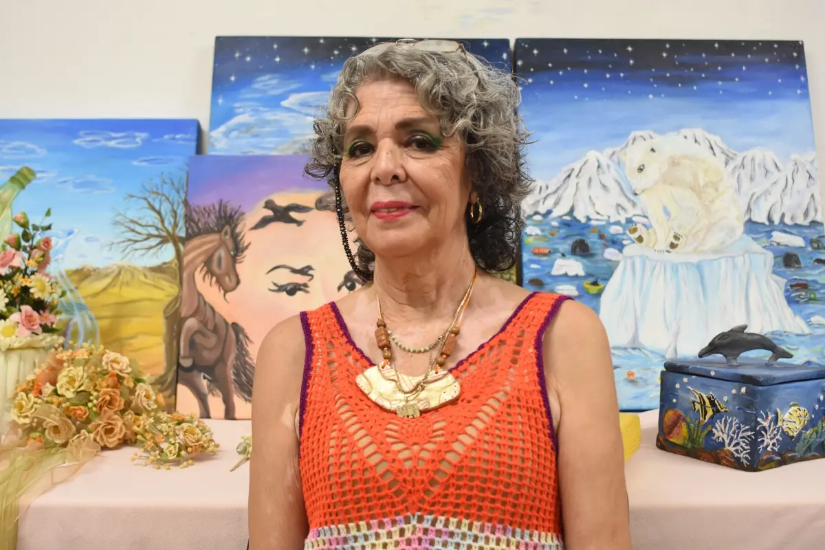Amparo ha vivido pérdidas dolorosas —su hijo mayor fue víctima de la violencia—, pero no habla desde el resentimiento, prefiere enfocarse en lo que tiene y en lo que aún le falta por aprender. | Imágenes de Lino Ceballos