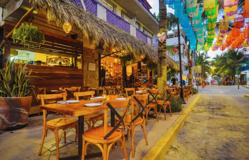 Disfruta de una buena comida con hermosa vista en el restaurante Barracuda Cocina del Mar junto a tu mascota. Foto: Facebook Barracuda Cocina Del Mar Disfruta de una buena comida con hermosa vista en el restaurante Barracuda Cocina del Mar junto a tu mascota. Foto: Facebook Barracuda Cocina Del Mar.