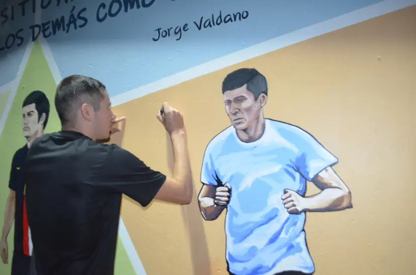 Javier Armenta, con nueve años luchando contra el cáncer, es el primer sinaloense en clasificar a los Juegos Mundiales de Trasplantados en Alemania. Foto: Juan Madrigal Javier Armenta, con nueve años luchando contra el cáncer, es el primer sinaloense en clasificar a los Juegos Mundiales de Trasplantados en Alemania. Foto: Juan Madrigal