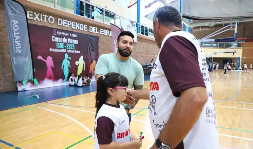 Clausuran Cursos de Verano del ISDE 2025 con fiesta deportiva en Culiacán. Padres agradecen al ISDE por transformar el verano de sus hijos. Foto: ISDE