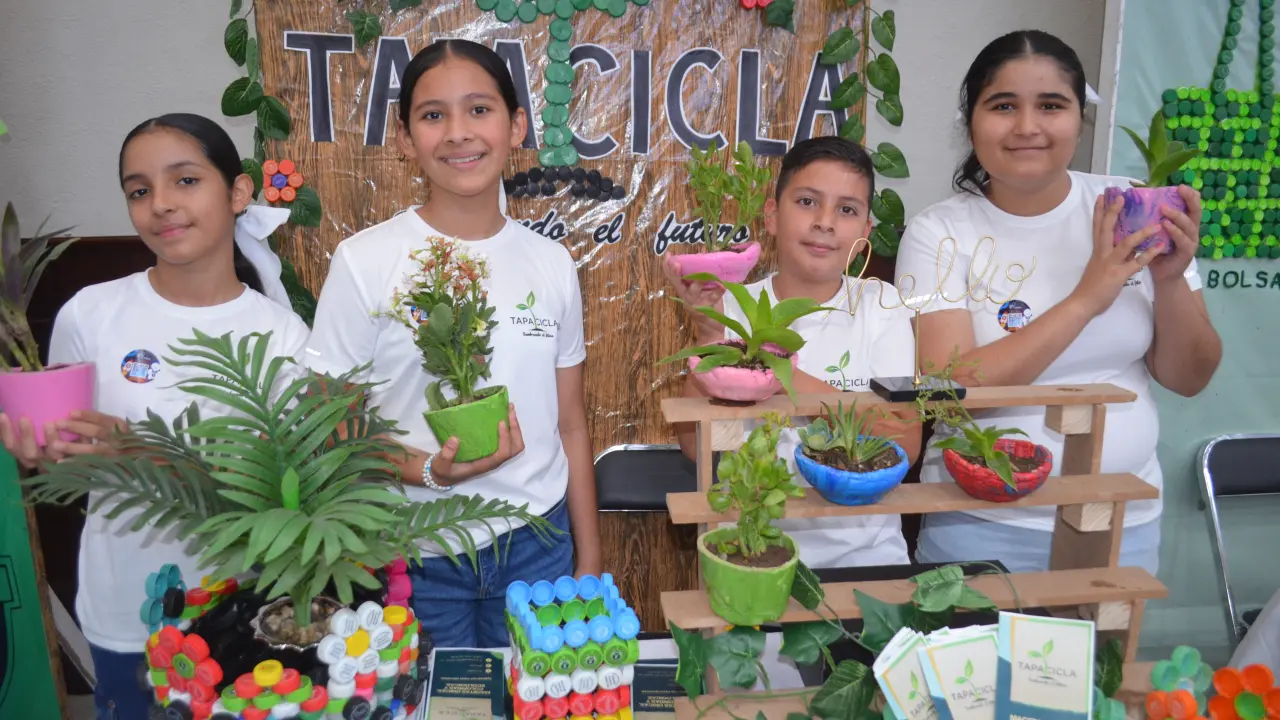 A su corta edad estos estudiantes soñadores nos recuerdan que el planeta florece cuando lo cuidamos con creatividad y conciencia. Foto: Juan Madrigal