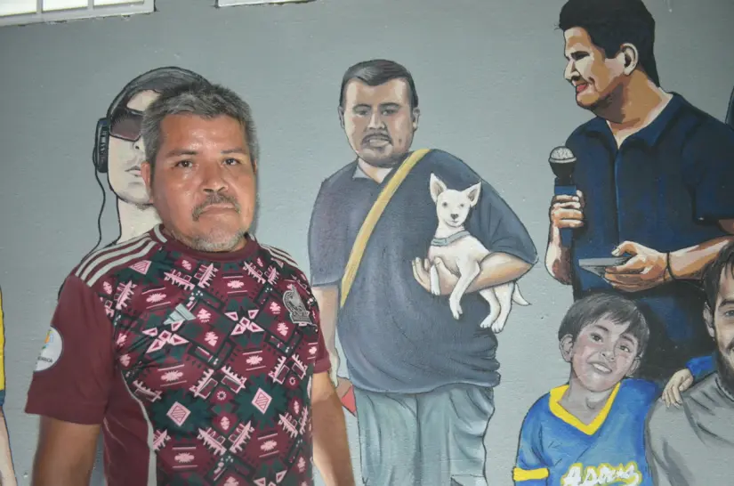 Pedro Arellano, entrenador comprometido con el desarrollo deportivo de sus jugadores en la López Mateos. Pedro Arellano, entrenador comprometido con el desarrollo deportivo de sus jugadores en la López Mateos. Foto: Juan Madrigal