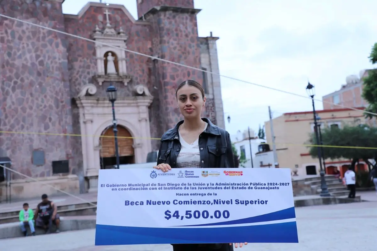 Becas Nuevo Comienzo. Foto: Cortesía