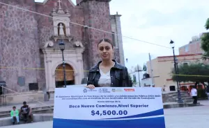 Realizan pago de becas de hasta $4500  pesos en Guanajuato