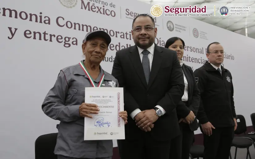 SSPC celebra el Día del Personal Penitenciario con reconocimientos y medallas Entrega de la Medalla al Mérito Penitenciario 2025. Foto: SSPC