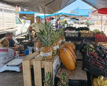 Entre frutas, ropa y voluntad, así late el Tianguis Felipe Ángeles cada lunes en Culiacán