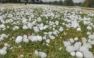 Impacta en Stapleton, Nebraska, sorprendente tormenta de granizo