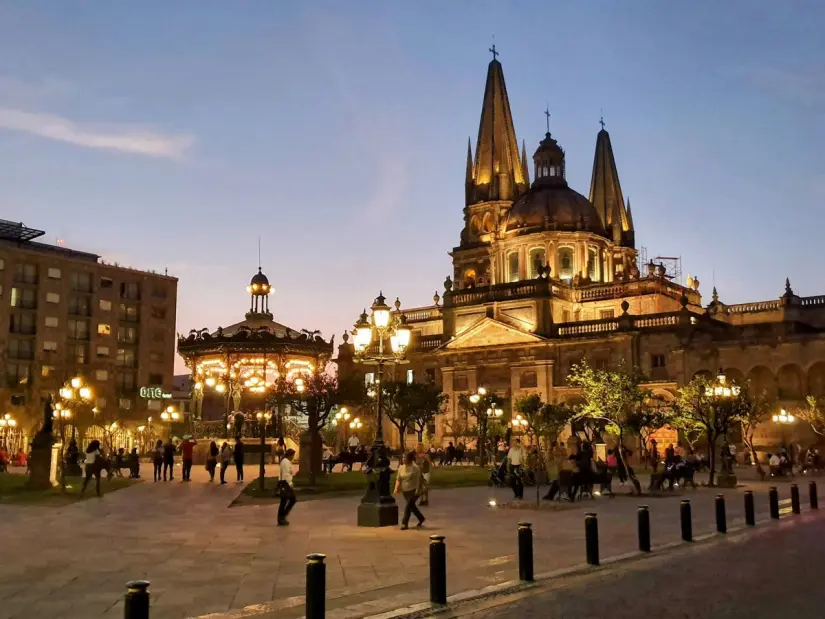 Disfruta de un recorrido nocturno en Chupa Tour. Foto: Unsplash. Disfruta de un recorrido nocturno en Chupa Tour. Foto: Unsplash.