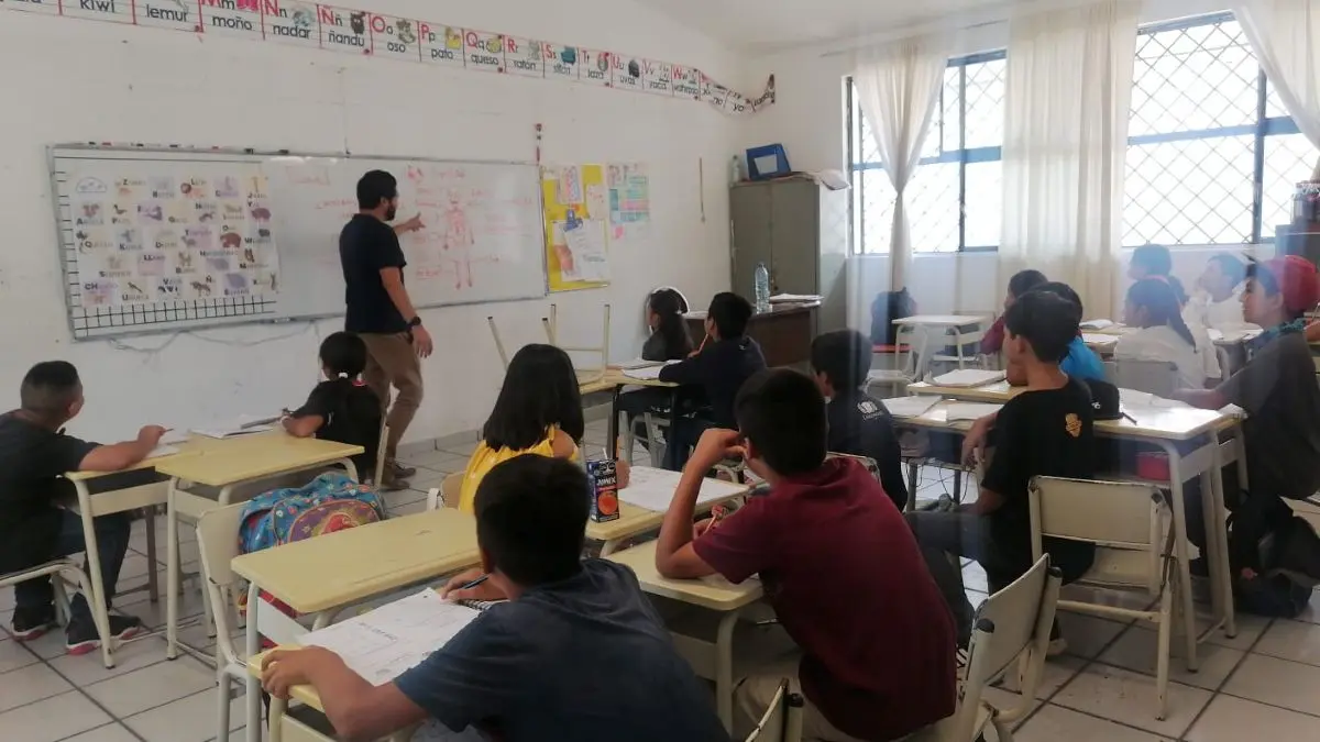 Contenido de los paquetes escolares gratis que entregarán en Guanajuato. Foto: Cortesía