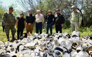 Rocha Moya encabeza incineración de narcóticos y destrucción de cámaras en Culiacán