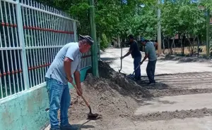 Limpian zonas críticas de San Ignacio tras lluvias; calles eran un riesgo para motociclistas