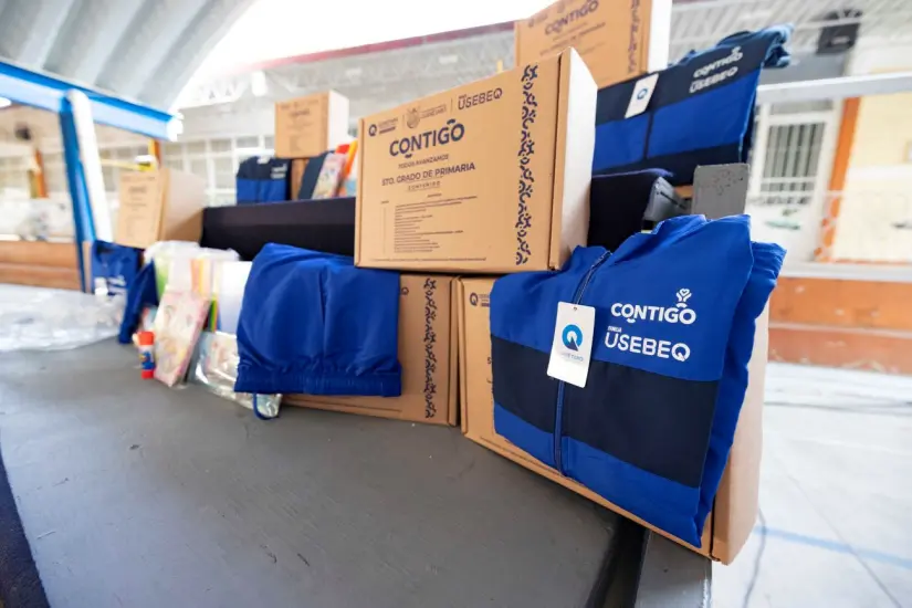 Útiles escolares y uniformes gratis en Querétaro para nivel básico. Foto: Cortesía 