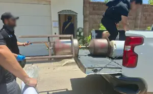 Aseguran 200 litros de metanfetamina durante cateo en Culiacán; un golpe al narco por 54 millones de pesos