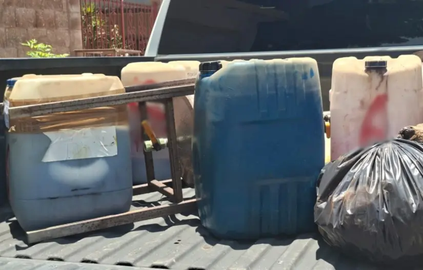 Aseguran 200 litros de metanfetamina durante cateo en Culiacán con valor de 54 mdp El costo de la droga asegurada se estima en 54 millones de pesos. Foto: SSPC