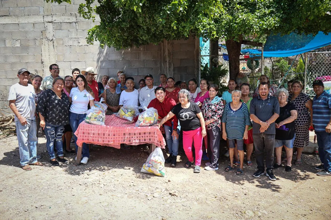 Familias agradecen respuesta del DIF Bienestar en colonias Josefa Ortiz y Aquiles Serdán. Foto: Ayuntamiento de Culiacán