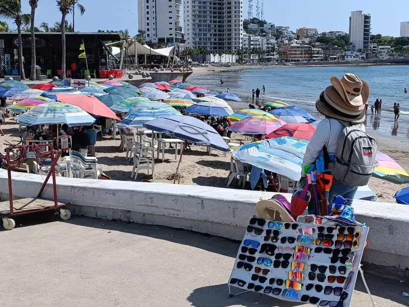 ?Sectur reporta buena afluencia de turistas en Sinaloa Turistas de toda la República vienen a Mazatlán. Foto: Gob. de México