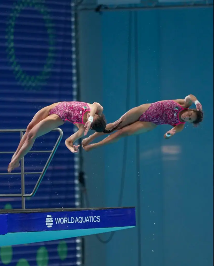Clavadistas mexicanas ganan la plata en el Mundial de Deportes Acuáticos Singapur 2025. Foto: cortesía Clavadistas mexicanas ganan la plata en el Mundial de Deportes Acuáticos Singapur 2025. Foto: cortesía.