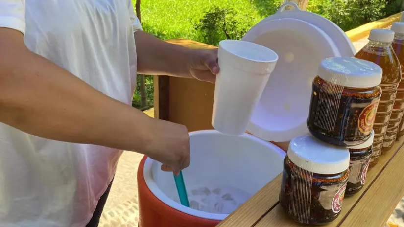 Cocorchata el agua de coco artesanal que se vende fresca frente al Ayuntamiento de San Ignacio Cocorchata el agua de coco artesanal que se vende fresca frente al Ayuntamiento de San Ignacio