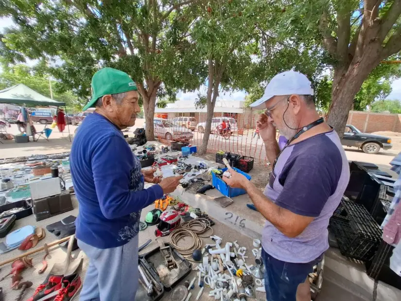 En el tianguis siempre hay un cliente para cada necesidad