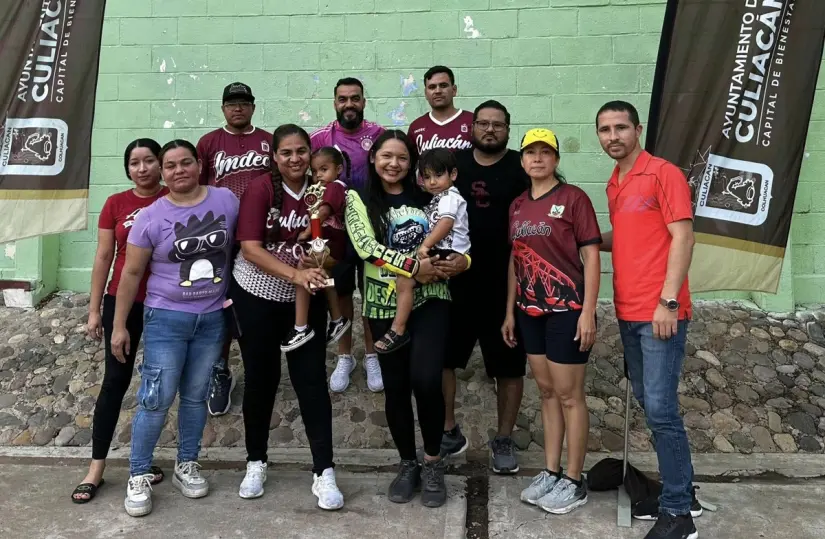En cada entrenamiento, niñas, niños y familias descubren el poder del juego en equipo y la alegría de crecer juntos. Foto: IMDEC