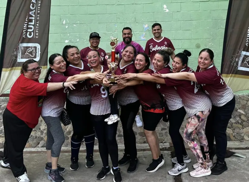 El Hockey une corazones, transforma vidas y abre caminos hacia una convivencia más amorosa, fuerte y solidaria. Foto: IMDEC