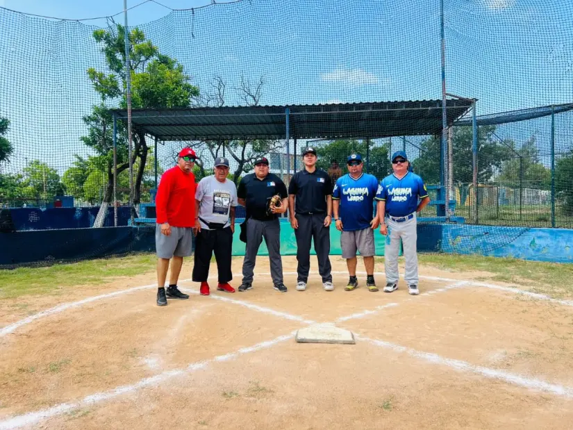 Gran equipo en la organización del torneo de Softbol femenil de Navolato