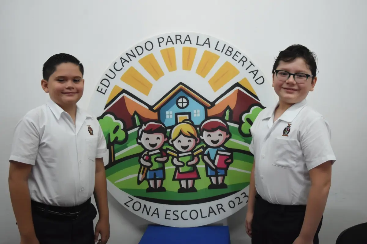 Iván Alexandro y Adrik, recién egresados del quinto grado en la Primaria Rodolfo T. Loaiza, llegaron a la etapa estatal del Encuentro de Niñas, Niños y Adolescentes en el Uso de la Tecnología (ENNAUT) | Imágenes de Lino Ceballos.