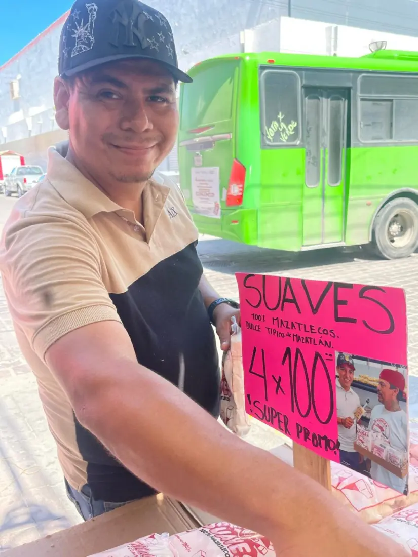 Malvaviscos suaves de Mazatlán La carreta no solo ofrece golosinas, es un ejemplo de herencia, esfuerzo y constancia que perdura en el corazón de Mazatlán.