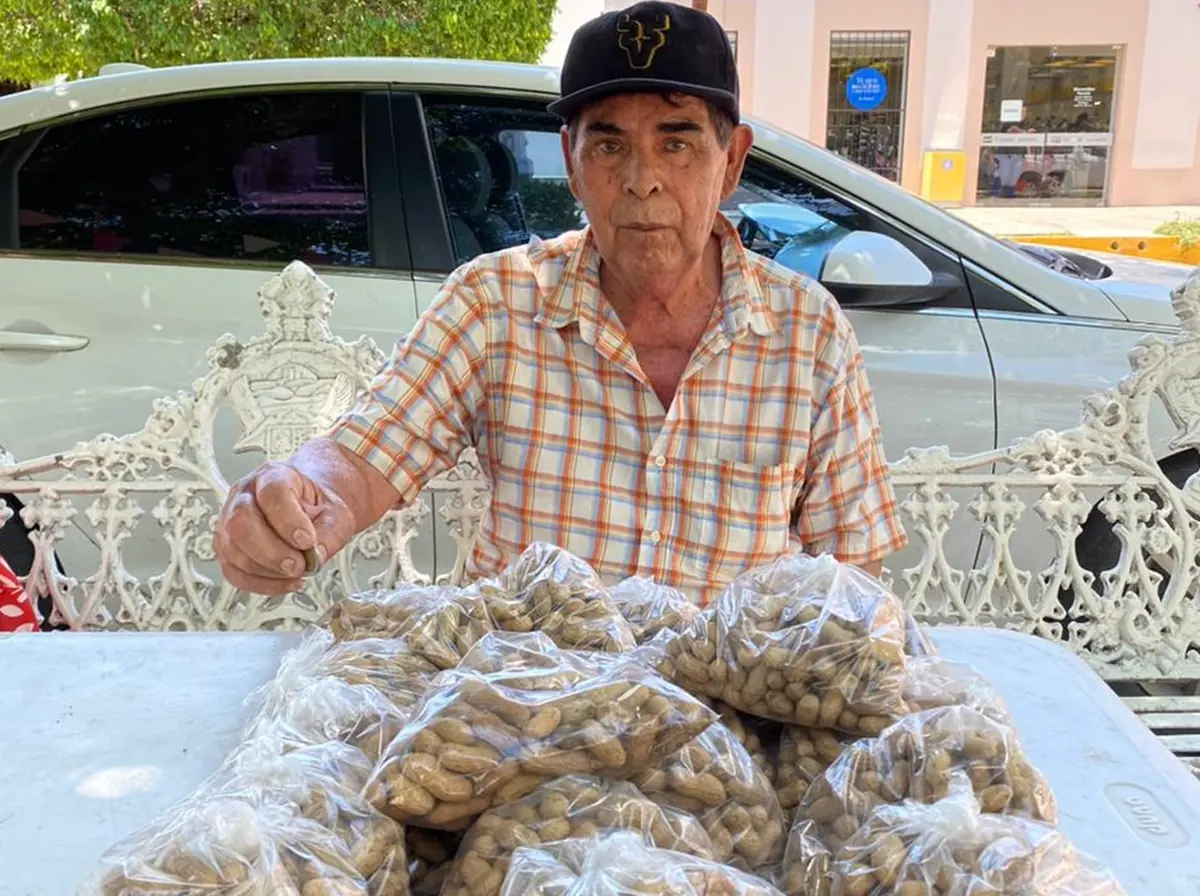 Don José y su venta de cacahuates: una lección de vida y dignidad desde San Ignacio.