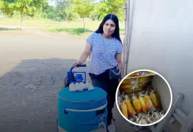 Vende helados para pagar su carrera de Derecho, la historia de Sarahí Ruiz hija de jornaleros migrantes