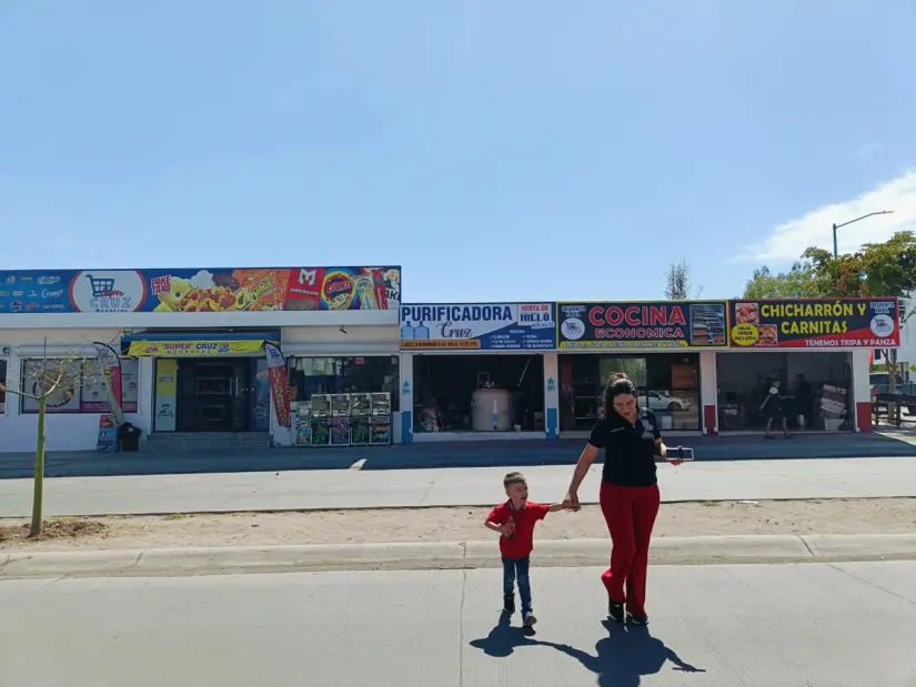 Desde que sus niños eran muy pequeñitos la han acompañado en esta labor.