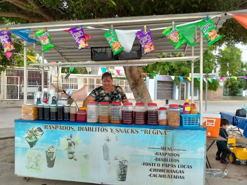 Con la venta de sus snacks, Noelia sale adelante en Navolato.