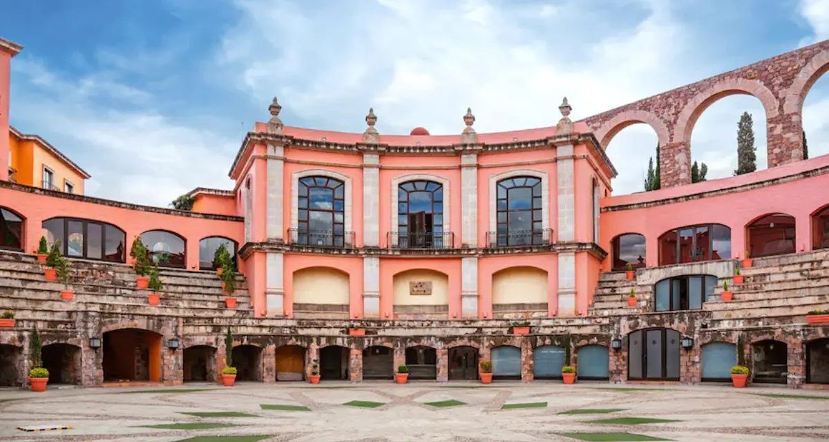 José Aguirre se convierte en el nuevo propietario del Hotel Quinta Real en Zacatecas. Foto: Cortesía.