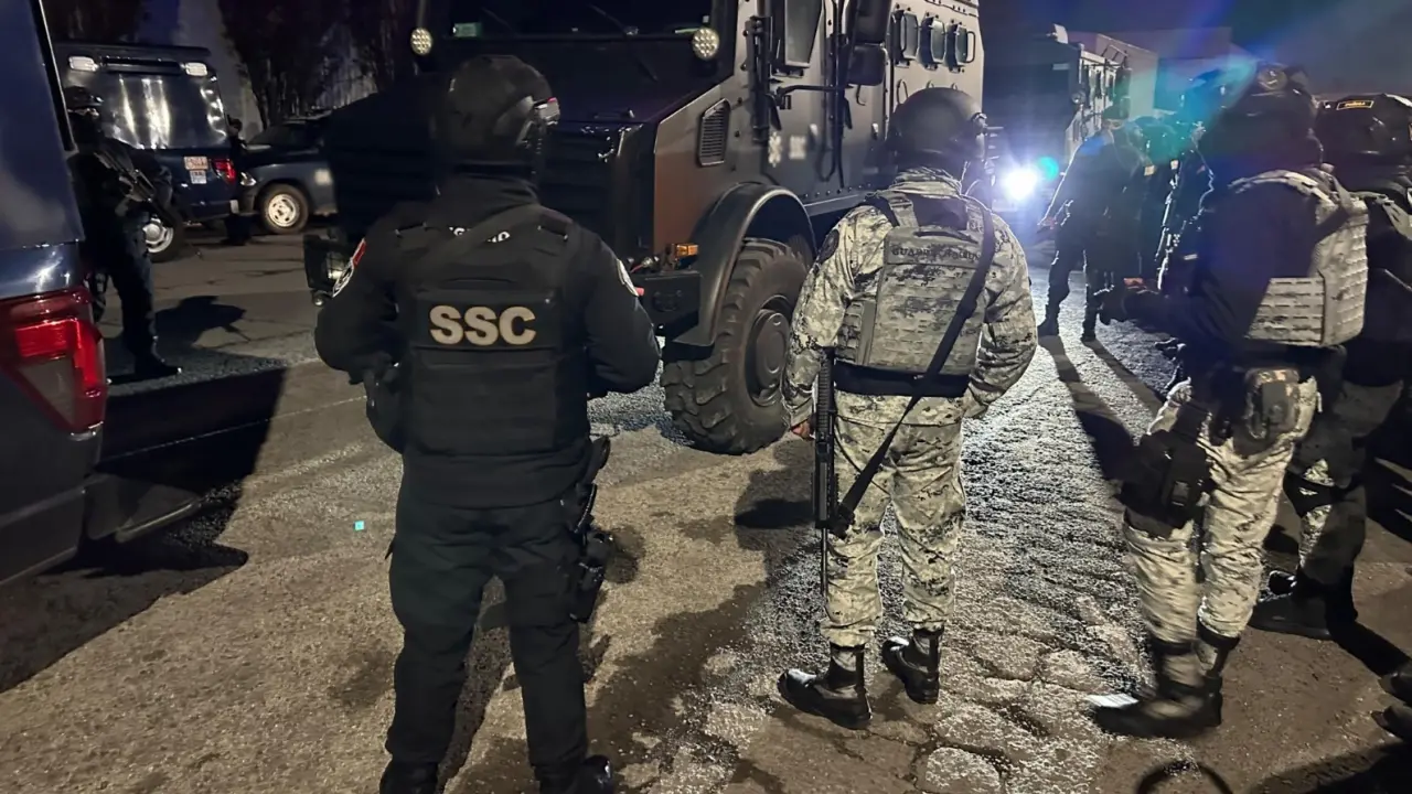 Operativo sorpresa en Sinaloa deja fuertes decomisos .