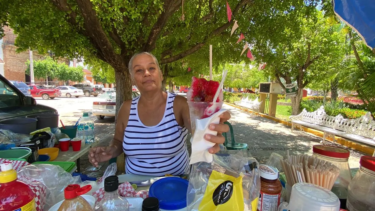 Ricos raspados hace Chayin, los cuales venden en el pueblo mágico de San Ignacio.